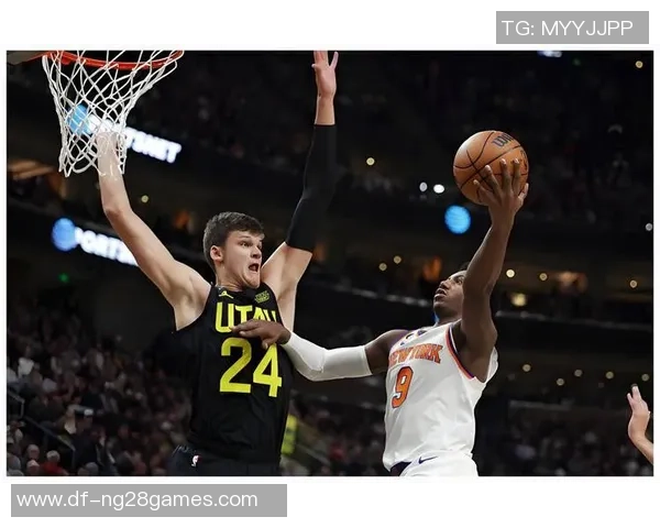 爱德华兹谈戈贝尔摊牌,布克好消息!狄龙很满足,湖人不应抛弃一人 爱德华兹谈戈贝尔摊牌,布克好消息!狄龙很满足,湖人不应抛弃一人